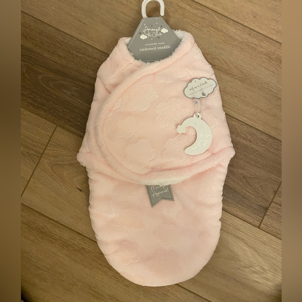 NWT EMBOSSED SWADDLE